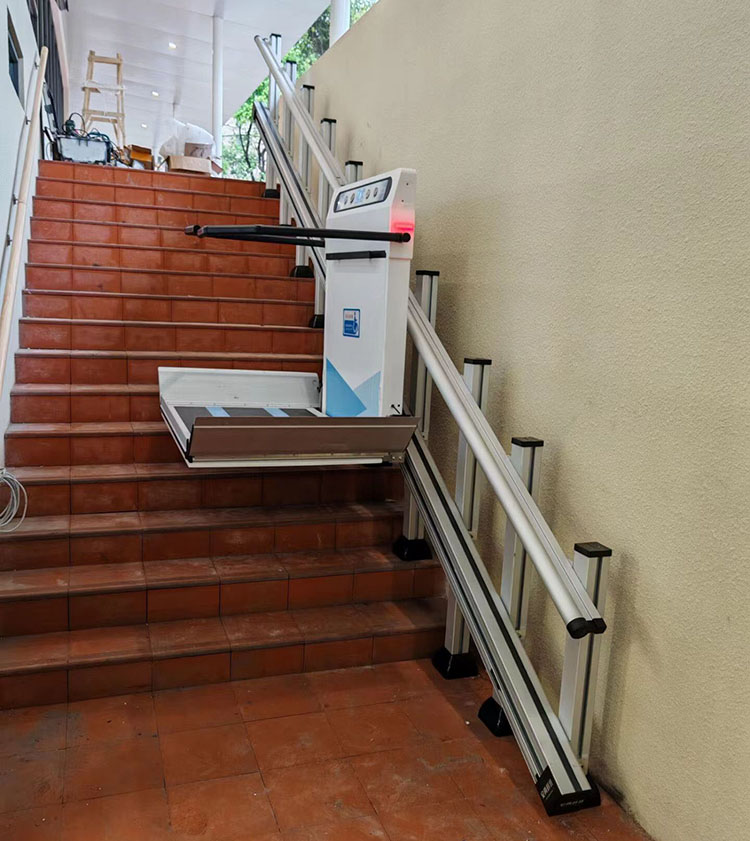 斜掛式無障礙升降平臺 斜掛式無障礙升降平臺